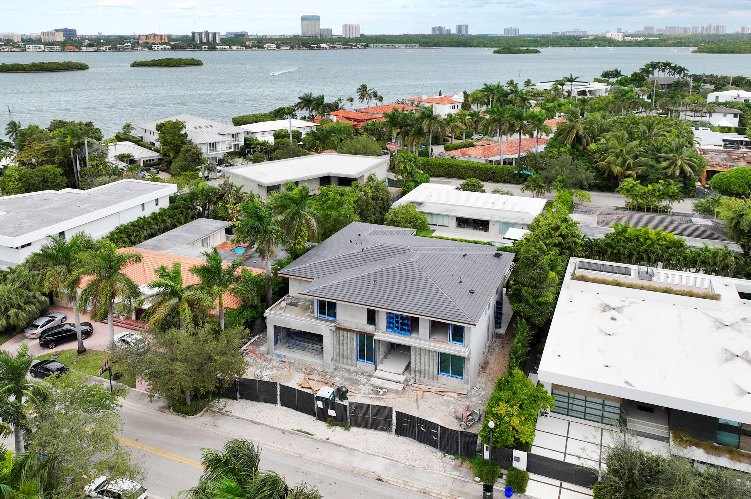 1331 99th St in Bay Harbor Islands