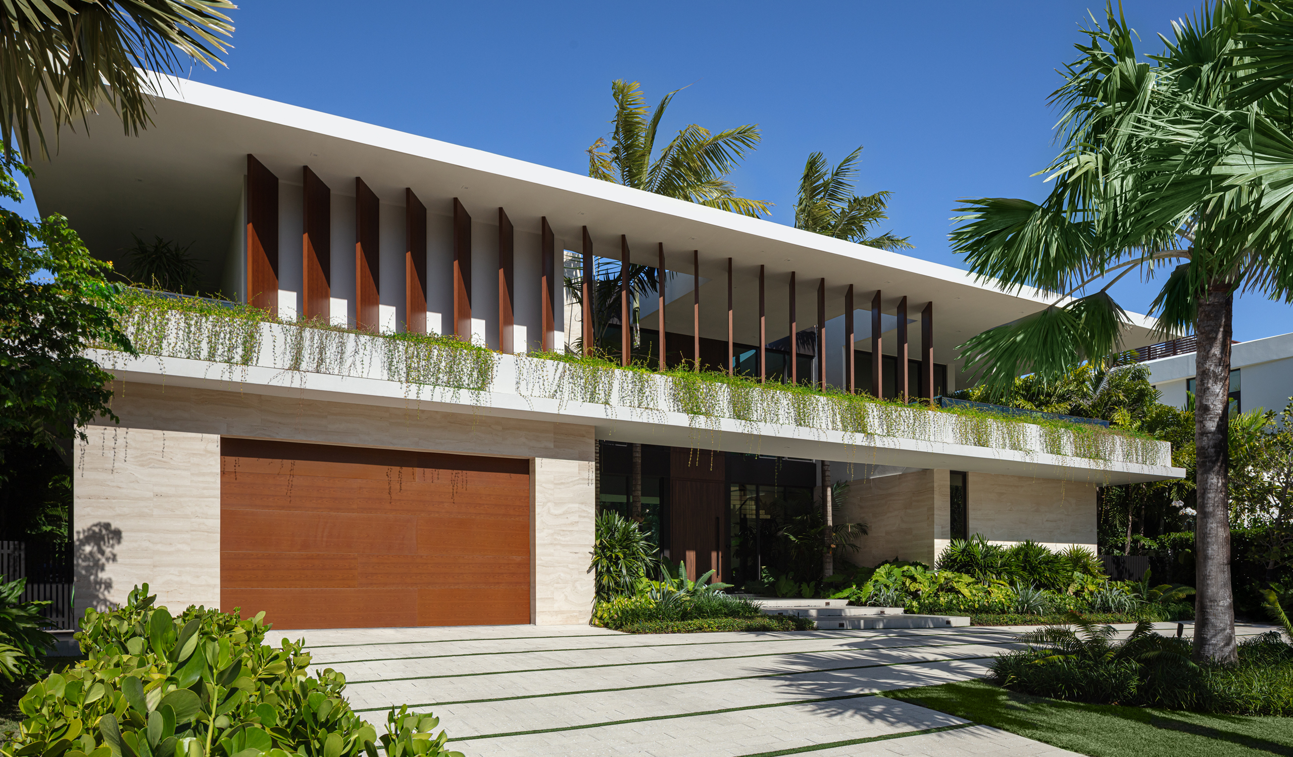 309 Center Island Dr, Golden Beach