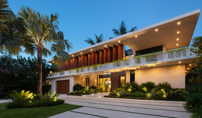 309 Center Island Drive, Golden Beach