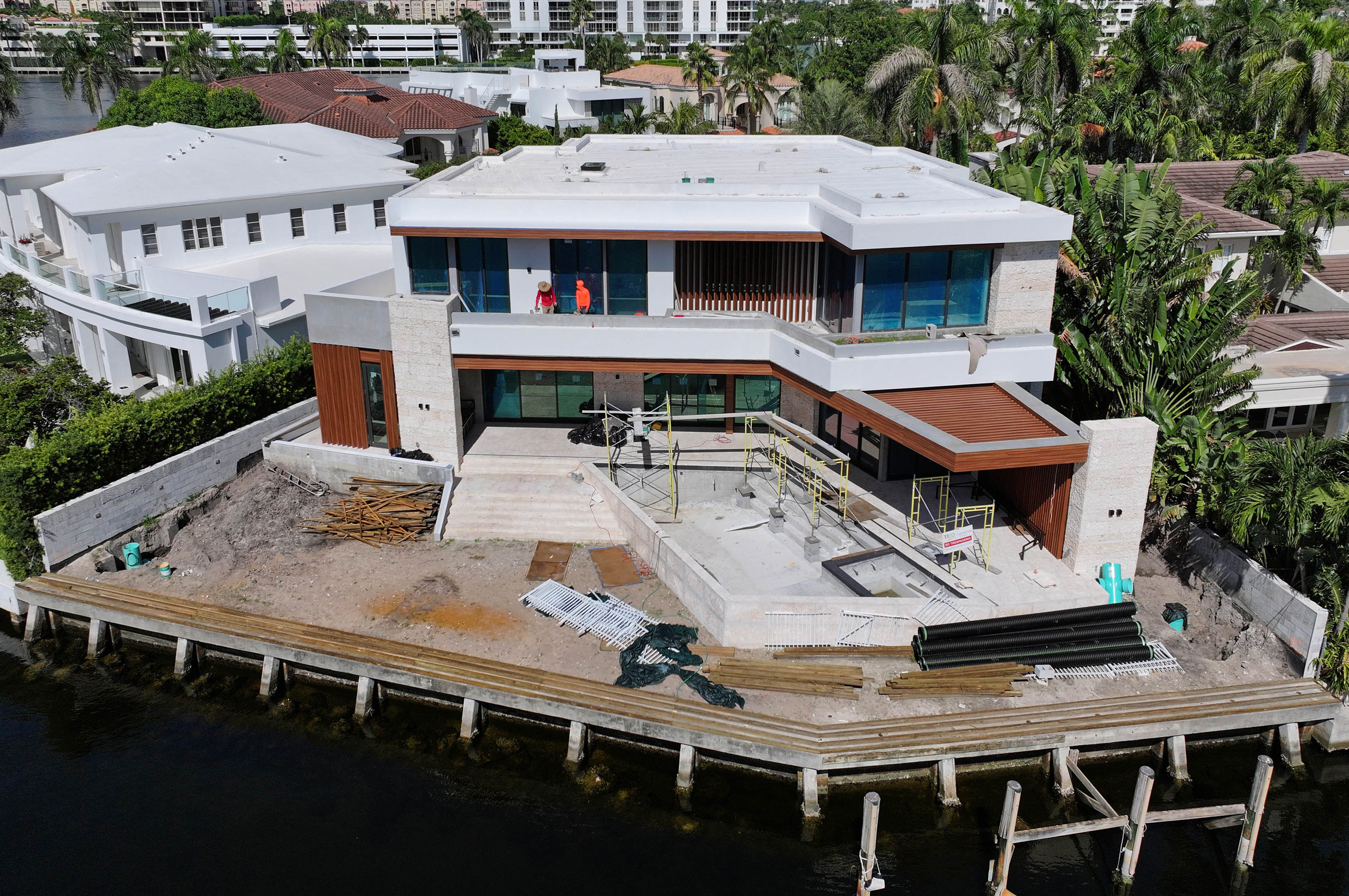 138 S Island Dr